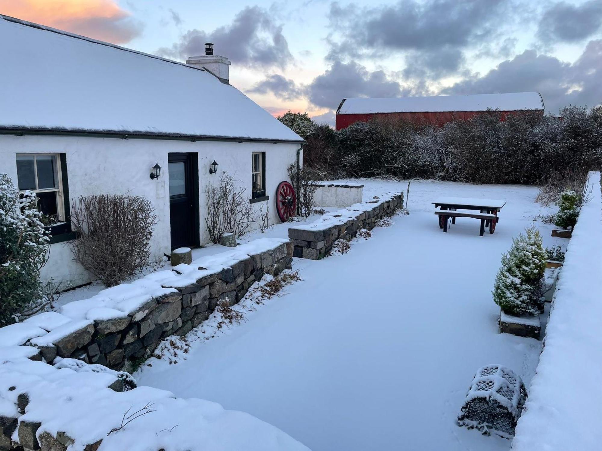 Dunnaglea Cottage, Ballintoy Exterior photo